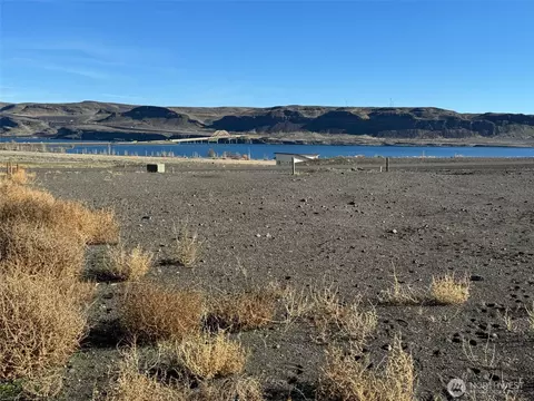 531 Bridgeview Dr, Vantage, WA 98950