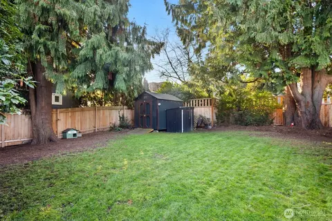 2011 E James St, Seattle, WA 98122 photo 32