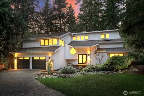 2057 213th Ave NE, Sammamish, WA 98074
