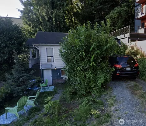 4011 SW Maryland Pl, Seattle, WA 98116