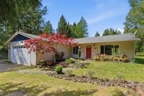 297 Lewis Rd W, Seabeck, WA 98380