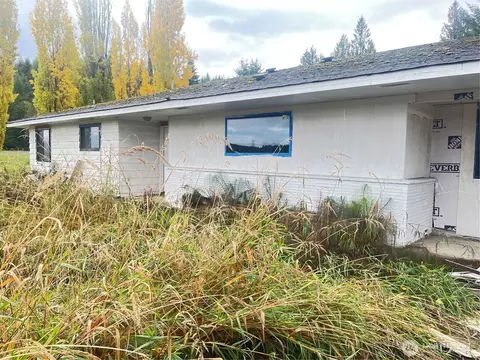 688 Big Hanaford Rd, Centralia, WA 98531
