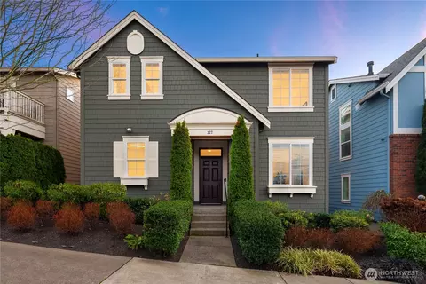327 4th Ave S, Kirkland, WA 98033