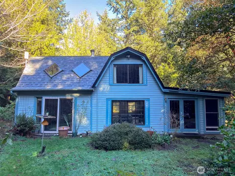 890 Black Bear Rd, Port Townsend, WA 98368