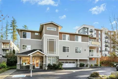 20028 15th Ave NE #102, Shoreline, WA 98155