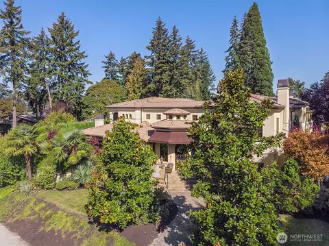 802 16th Ave W, Kirkland, WA 98033