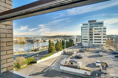 1120 Cliff Ave #304, Tacoma, WA 98402