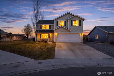1407 S Husky Dr, Moses Lake, WA 98837