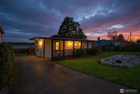 5515 Hillvue Rd, Blaine, WA 98230