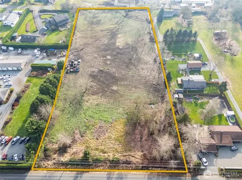 11104 8th St E, Puyallup, WA 98372