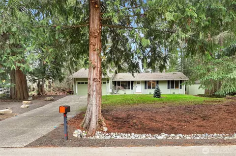 9365 Emerald Dr SE, Port Orchard, WA 98367