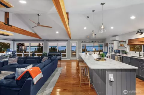 612 Park Ave, Mukilteo, WA 98275