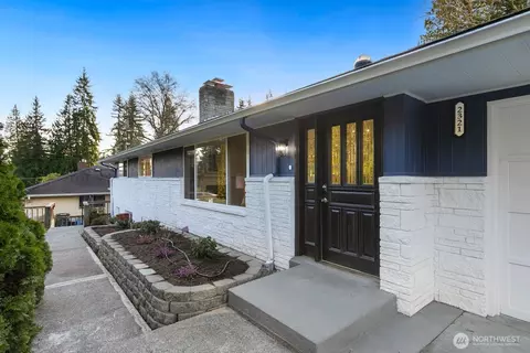 2321 100th Ave NE, Bellevue, WA 98004