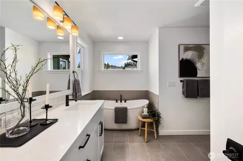 Bath - 4132 220th Pl SE, Bothell, WA 98021 photo 4 of 5