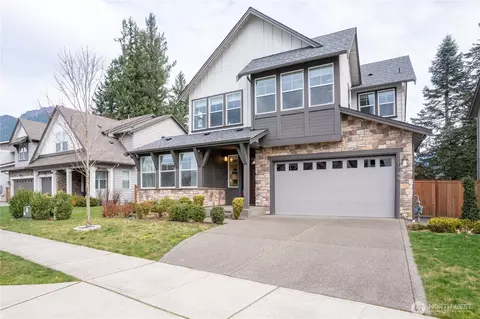 1744 Canyon Ave SE, North Bend, WA 98045