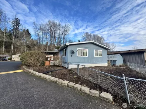 2430 Meadowlark Ln, Kelso, WA 98626