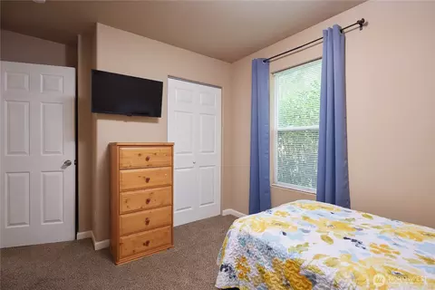 Bedroom - 123 E Maple St, Walla Walla, WA 99362 photo 5 of 8