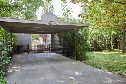 Exterior - 123 E Maple St, Walla Walla, WA 99362 photo 8 of 11