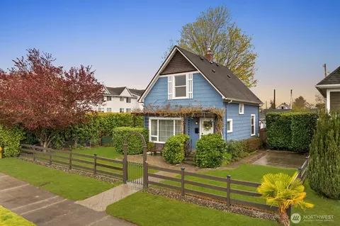 Exterior - 1801 Rockefeller Ave, Everett, WA 98201 photo 2 of 9