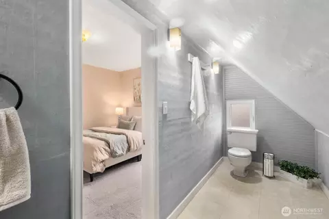 Entry Way - 1801 Rockefeller Ave, Everett, WA 98201 photo 3 of 4