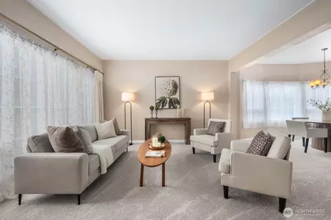 Living - 1801 Rockefeller Ave, Everett, WA 98201 photo 1 of 3