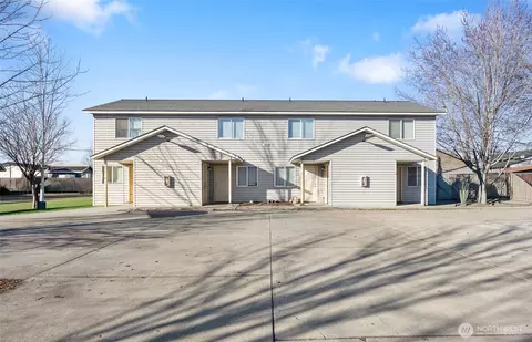 1814 W W Crouse St, Moses Lake, WA 98837