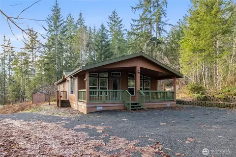 150 N Beaver Dr, Hoodsport, WA 98548