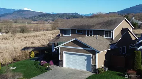 1516 N 43rd Pl, Mount Vernon, WA 98273