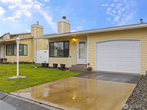 1939 F St SE #12, Auburn, WA 98002