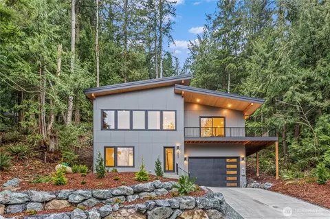 2952 Brook Ln, Sedro Woolley, WA 98284