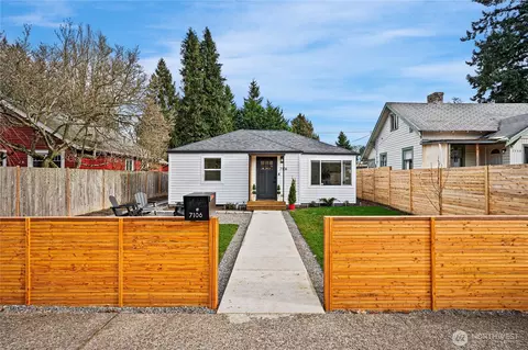7106 32nd Ave SW, Seattle, WA 98126