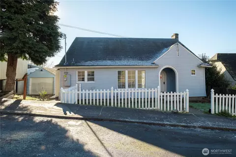604 Academy St, Kelso, WA 98626