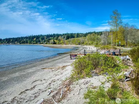 4552 Point White Dr NE #A&B, Bainbridge Island, WA 98110