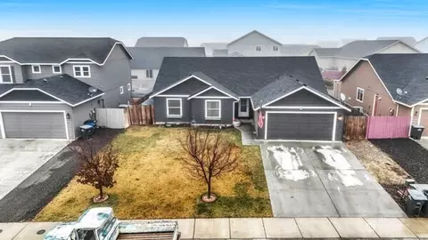 527 S Bayside St, Moses Lake, WA 98837