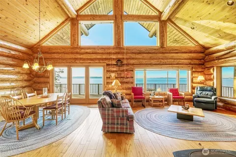 154 Rockaway Beach Ln, Camano Island, WA 98282