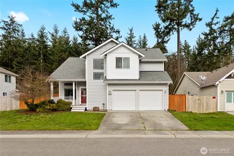 1062 NW Redwing Dr, Oak Harbor, WA 98277