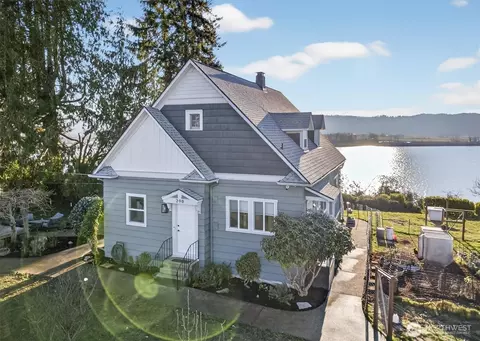 290 Columbia St, Cathlamet, WA 98612