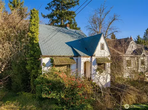 7332 9th Ave NW, Seattle, WA 98117