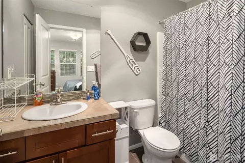 Bath - 1903 112th Pl SE, Everett, WA 98208 photo 4 of 4