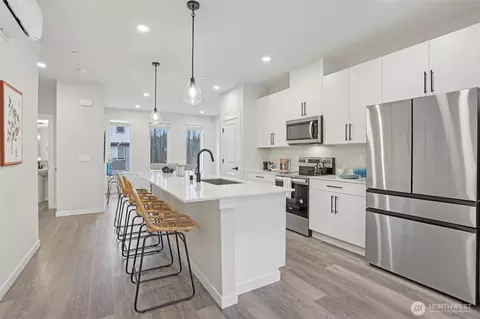 Kitchen - 19524 16th Ave SE #C1, Bothell, WA 98012 photo 2 of 2