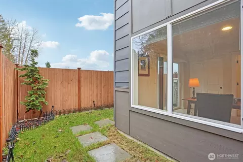 Exterior - 19524 16th Ave SE #C1, Bothell, WA 98012 photo 3 of 3
