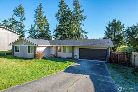 2432 Hemenway Pl, Oak Harbor, WA 98277