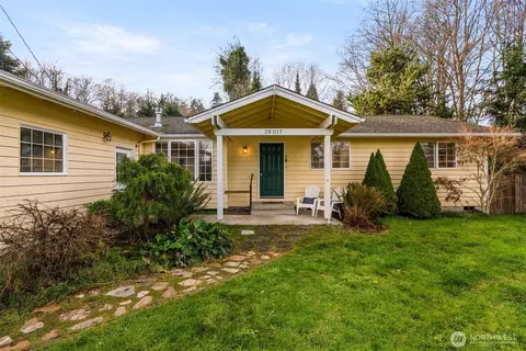 39017 Sherlind Dr NE, Hansville, WA 98340