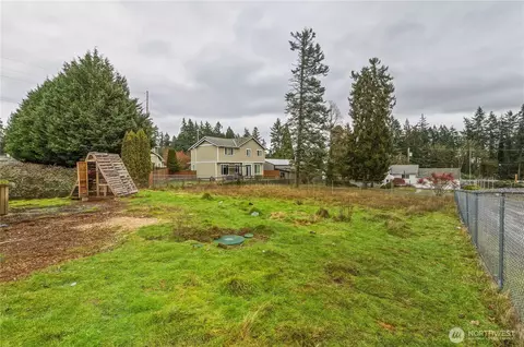 Exterior - 22827 Meridian Ave S, Bothell, WA 98021 photo 4 of 5