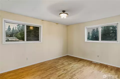 Bedroom - 22827 Meridian Ave S, Bothell, WA 98021 photo 1 of 4