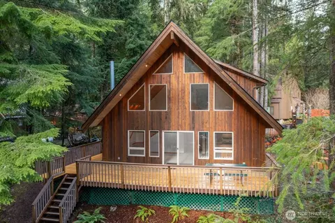 7132 St Helens Pl, Glacier, WA 98244