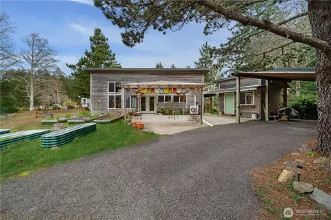 27858 Y Ln, Ocean Park, WA 98640