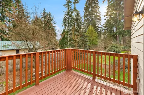 Exterior - 19921 10th Dr SE, Bothell, WA 98012 photo 4 of 9