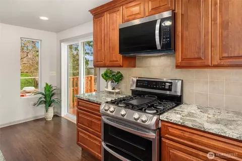 Kitchen - 19921 10th Dr SE, Bothell, WA 98012 photo 5 of 5