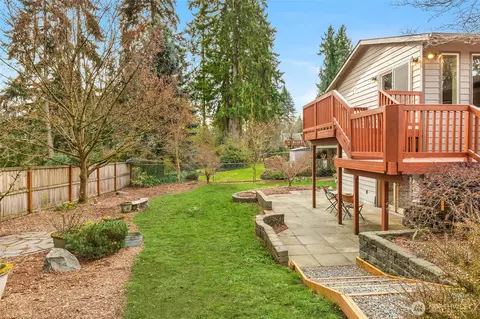 Exterior - 19921 10th Dr SE, Bothell, WA 98012 photo 6 of 9